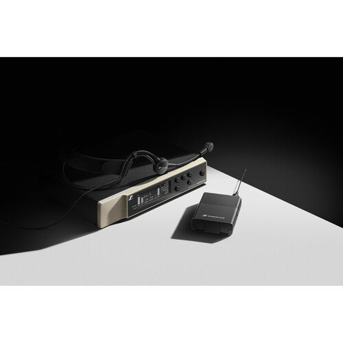 Sennheiser EW-D ME3 SET Digital Wireless Cardioid Headset Microphone System (R1-6: 520 to 576 MHz)